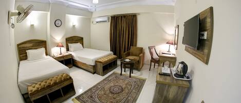 15 bedrooms, WiFi