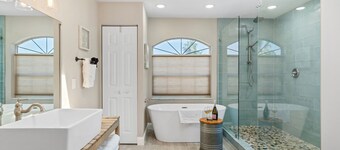 Bikini BeachHouse! Sleeps 16 w/Heated Pool+Firepit