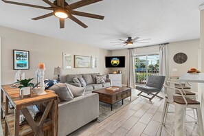 Smart TV, DVD player