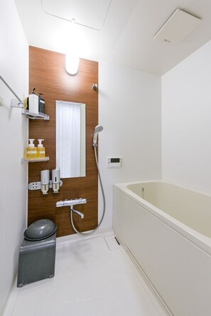 Deep soaking bathtub - HOTEL Ciel Hills (Tokyo)