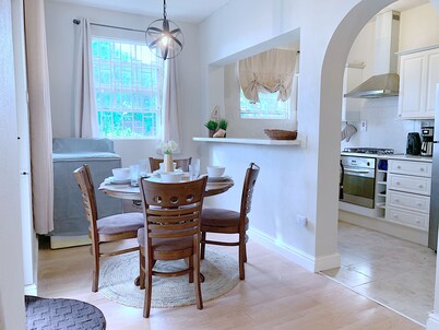 Large 1 Bed + FREE amenities + Close to everything