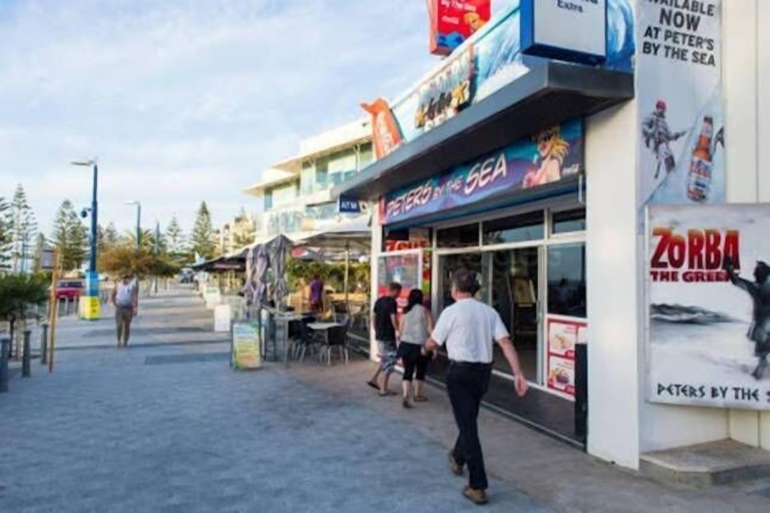 Garden Apartment @ Scarborough Beach - FREE Parking & WiFi — image 10