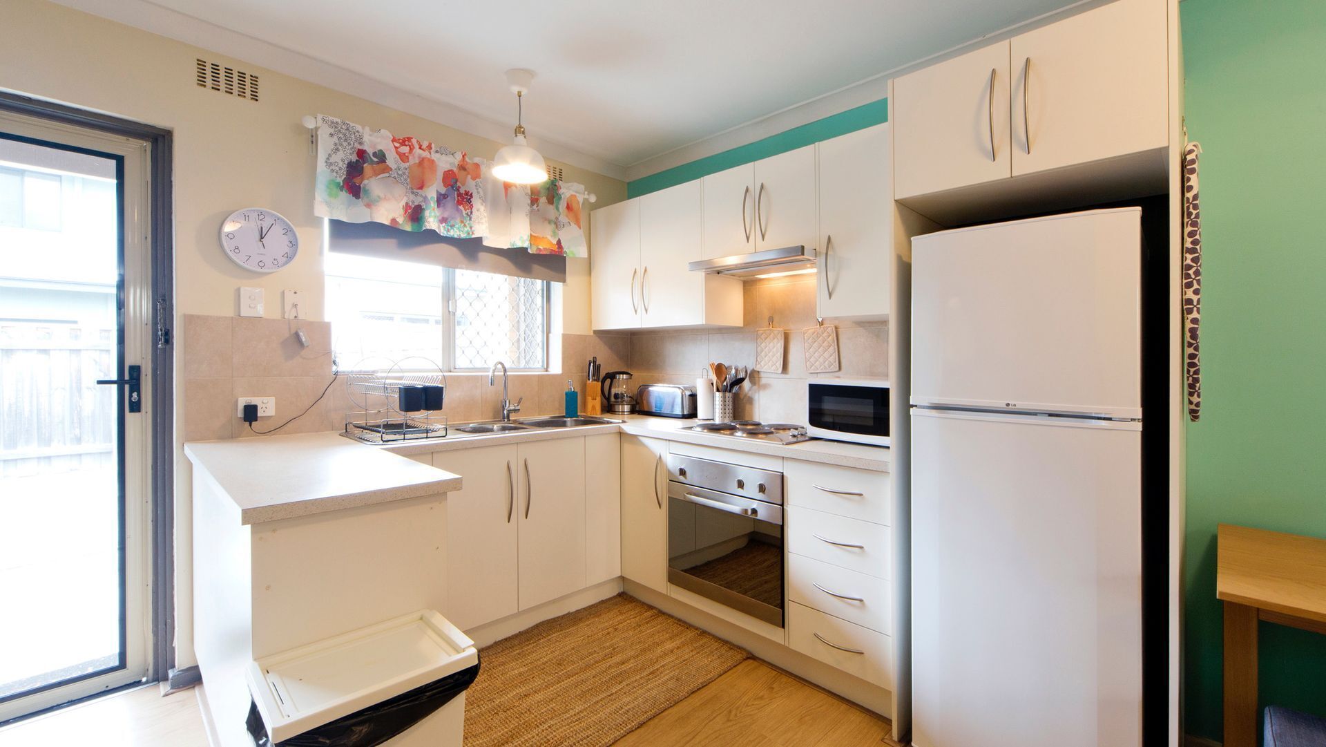 Garden Apartment @ Scarborough Beach - FREE Parking & WiFi — image 6