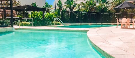 屋外プール、温水プール