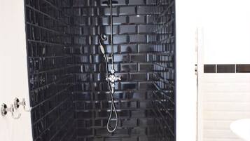 Double Room (Luther King) | Bathroom shower