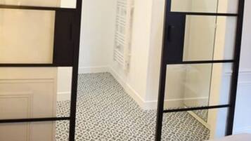 Double Room (Luther King) | Living area | TV