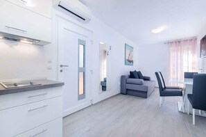 Interior - Holiday apartment with balcony and air conditioning (Crikvenica)