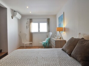 4 habitaciones, tabla de planchar con plancha y internet 