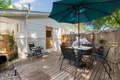 Lake Loveland Getaway --  Private and Comfortable -- Dog Friendly