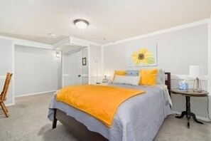 2 bedrooms, desk, iron/ironing board, travel cot
