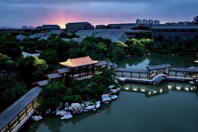 Tianjin Binhai One Hotel
