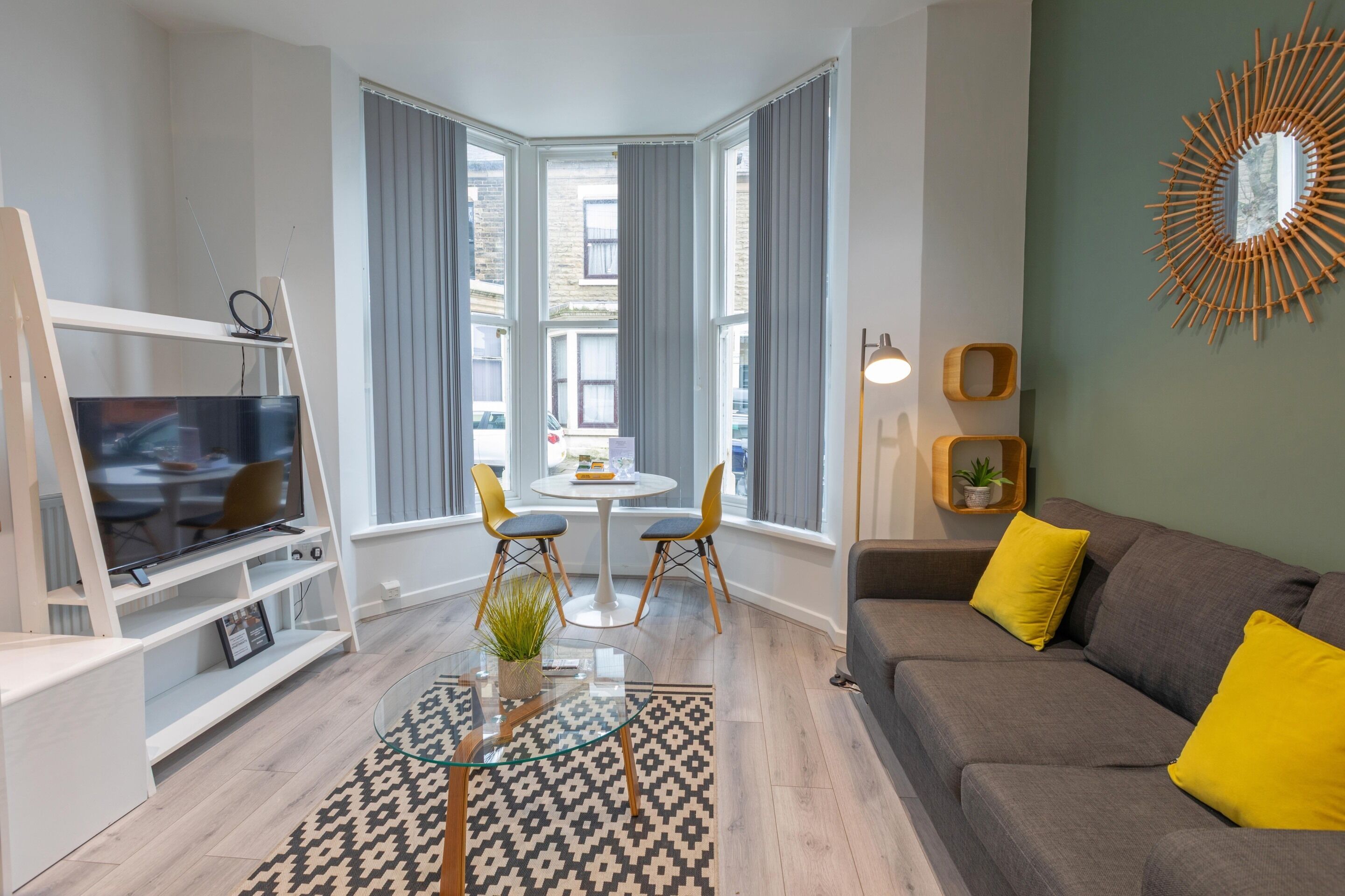 高级公寓, 私人浴室 (Sunnyside at City Haven) | 酒廊