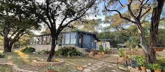 Lakefront Peaceful home Jonestown