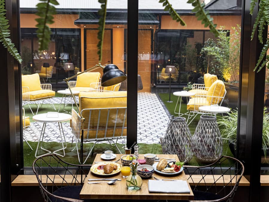 Daily buffet breakfast for a fee