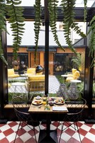 Päivittäinen buffetaamiainen maksusta