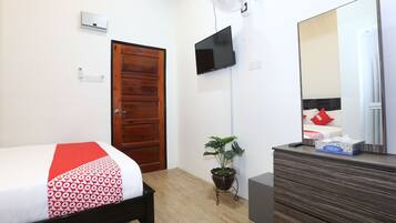 1 bedroom, free WiFi, bed sheets