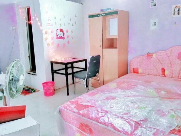 Chambre Standard double | Bureau, accès au Wi-Fi (inclus), literie fournie