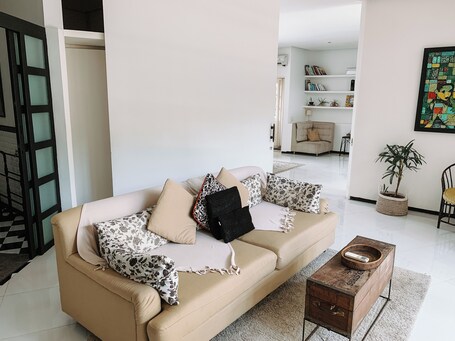 Casa Artista By Villa Kresna - view 3