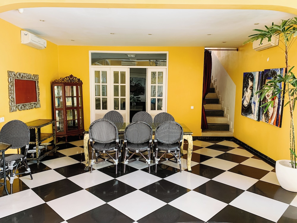 Casa Artista by Villa Kresna by null