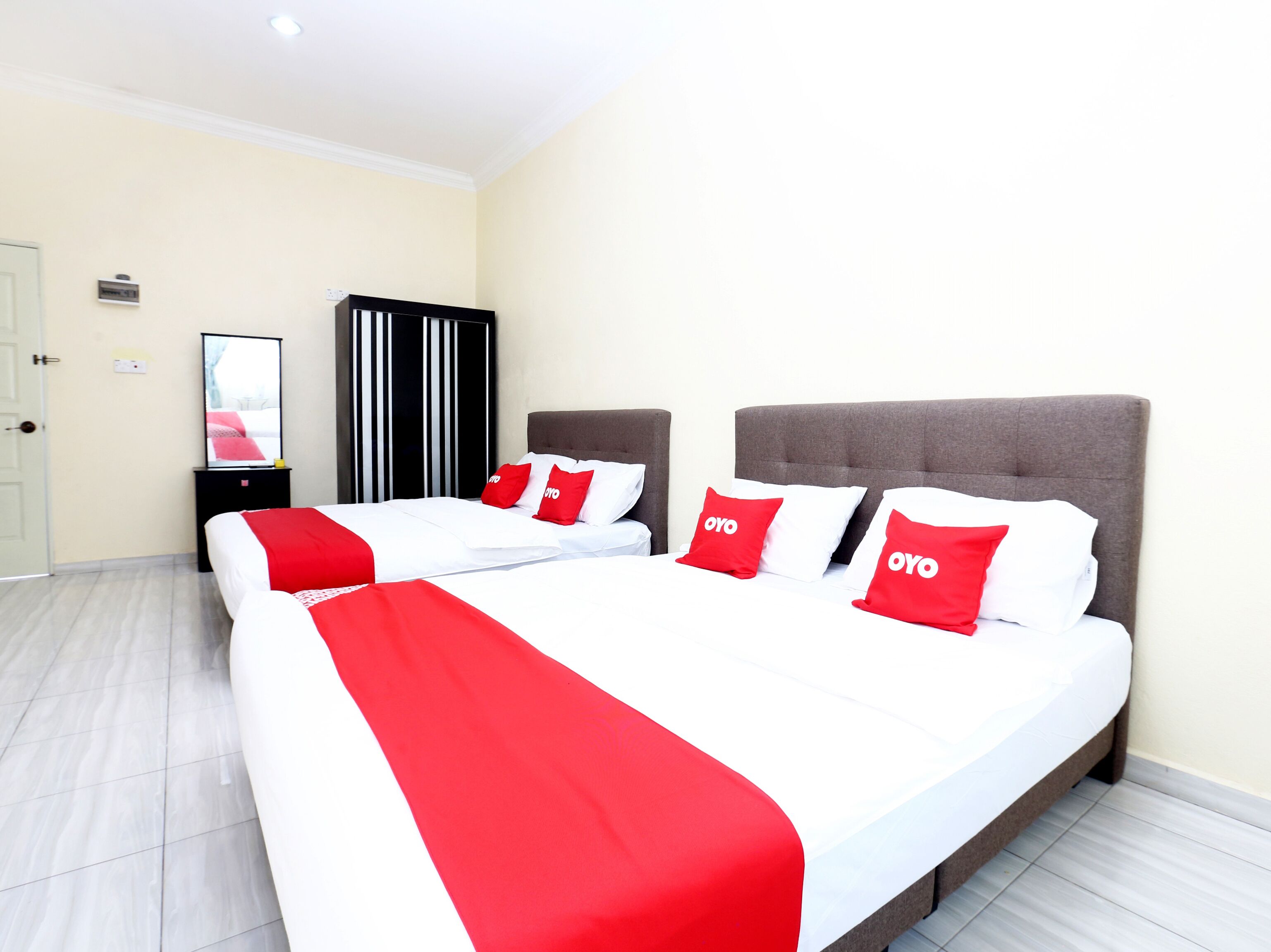 Desk, free WiFi, bed sheets