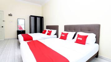 Desk, free WiFi, bed sheets
