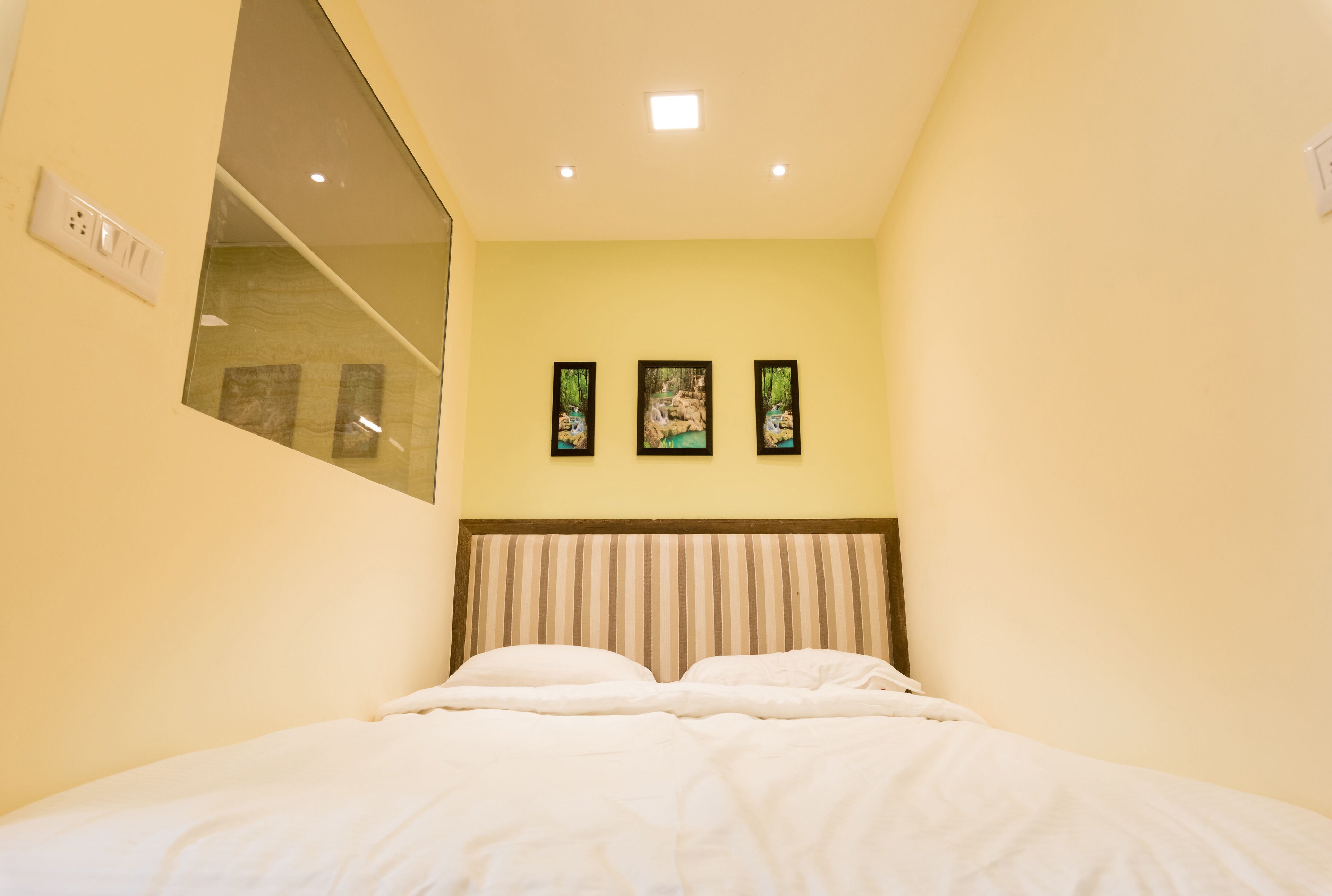 Foto - Hotel New Sky Palace Residency- Near International Airport Andheri East