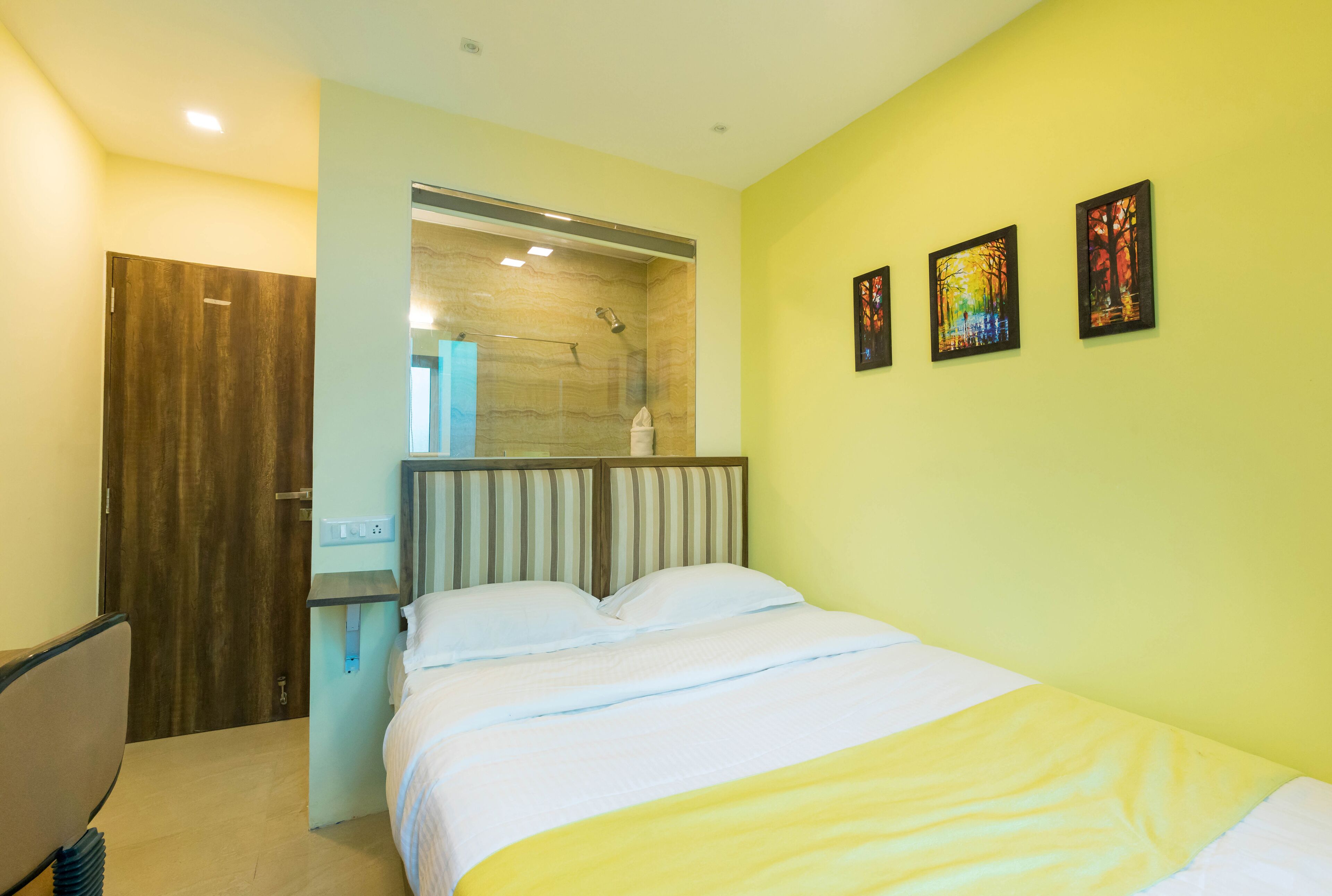 Foto - Hotel New Sky Palace Residency- Near International Airport Andheri East