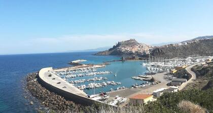 Lubagnu House (Castel Sardo) A stone's throw from the sea