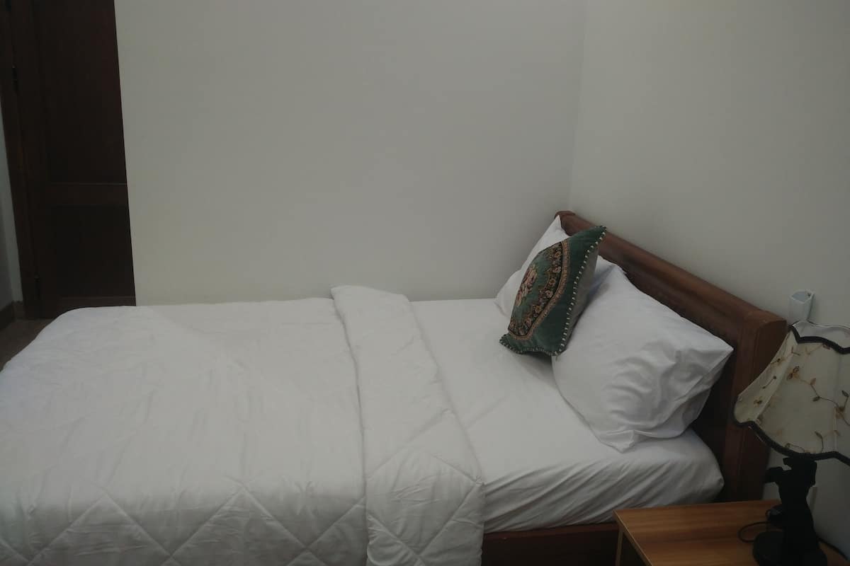 Deluxe Double Room | In-room safe, iron/ironing board, free WiFi