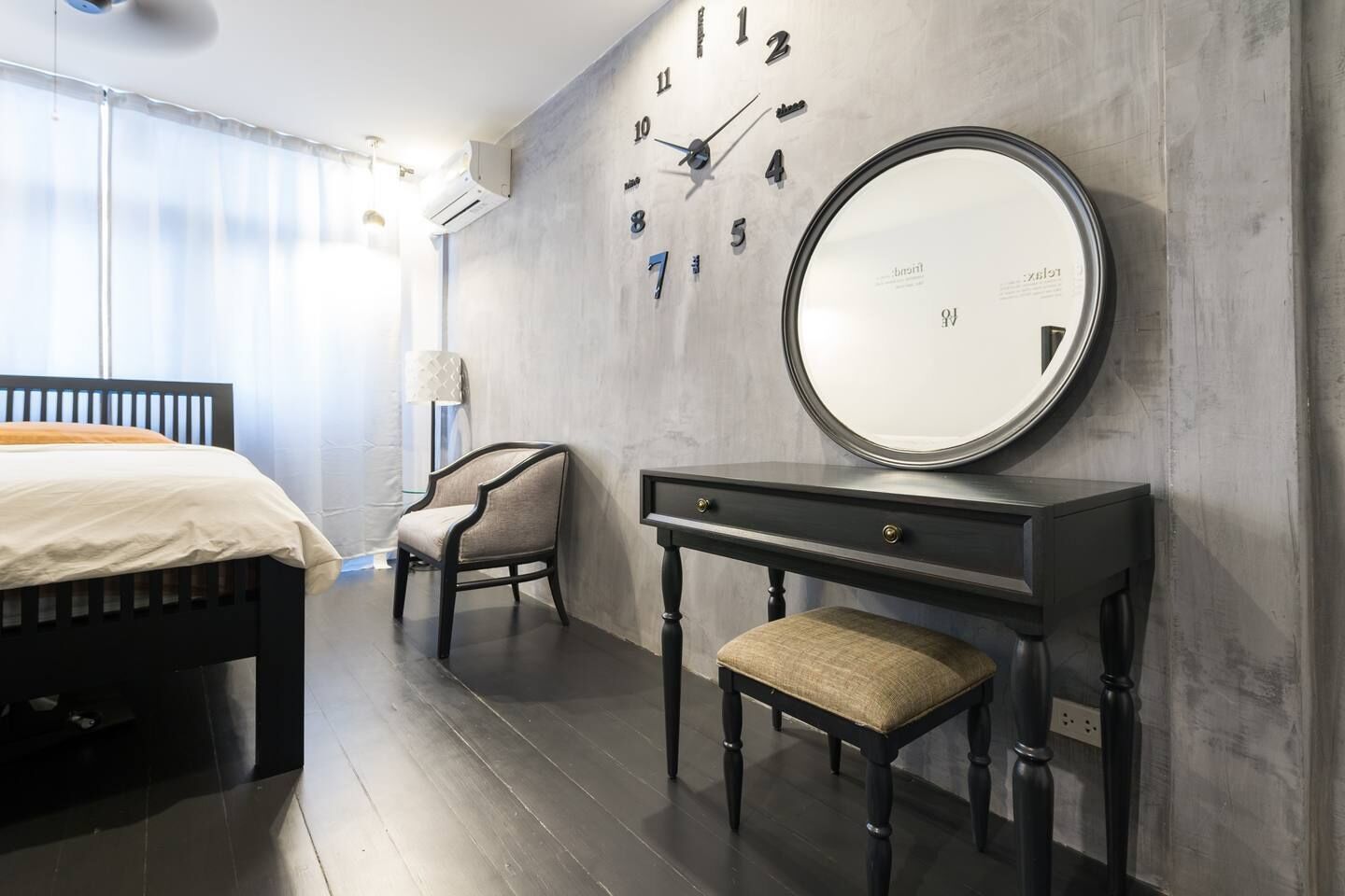 コンフォート ルーム | 低刺激性寝具、低反発ベッド、客室ごとに異なる装飾、アイロン / アイロン台