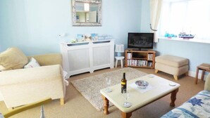 Luxury Cottage | Living area | Flat-screen TV - Hilly View (Boscastle)