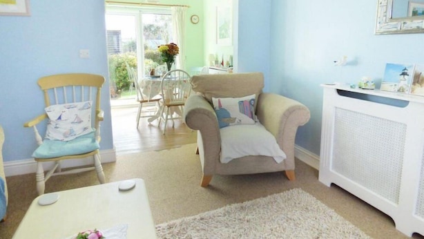 Luxury Cottage | Living area | Flat-screen TV - Hilly View (Boscastle)