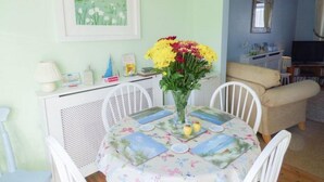 Luxury Cottage | In-room dining - Hilly View (Boscastle)