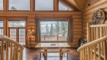 Free daily full breakfast