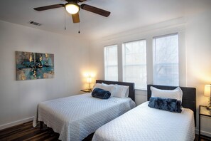 Apartment (2 Bedrooms) - Downtown View Cozy 2br/1ba Home Sleeps 8 (San Antonio)