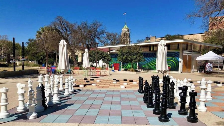 Downtown View Cozy 2br/1ba Home Sleeps 8