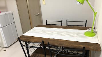 公寓 (Shinmachi II 105) | 客房内用餐