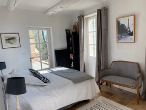 6 chambres, fer et planche à repasser, Wi-Fi gratuit, draps fournis