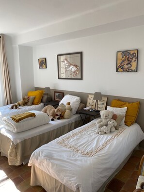 6 chambres, fer et planche à repasser, Wi-Fi gratuit, draps fournis