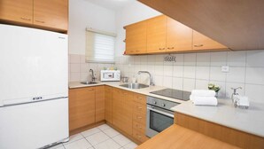 Design Apartment, City View | Private kitchen | Fridge, microwave, oven, stovetop - Art Apartment Near Mamila best Location 1 (Jerusalem)