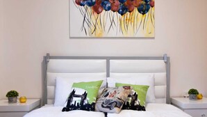 Design Apartment, City View | 3 bedrooms, desk, soundproofing, iron/ironing board - Art Apartment Near Mamila best Location 1 (Jerusalem)