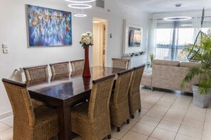 Appartement Design, vue ville | Salle de séjour