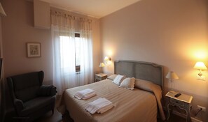 4 bedrooms, iron/ironing board, WiFi, bed sheets - Entire farmhouse with three apartments and swimming pool (Capranica VT)