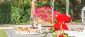 Entire farmhouse with three apartments and swimming pool