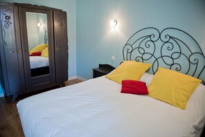 4 quartos, ferros/tábuas de passar roupa, Wi-Fi, roupa de cama