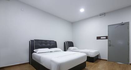 OYO 89859 PP Traveller's Hotel