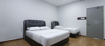 OYO 89859 PP Traveller's Hotel
