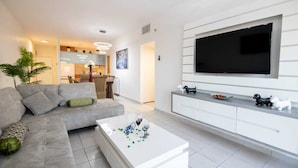 Design Apartment | Living area - Art Apartment Near Mamila best Location 1-2 (Jerusalem)