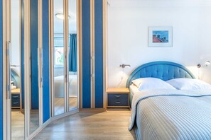 2 bedrooms, travel crib, WiFi, bed sheets
