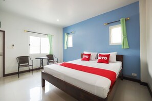 Desk, soundproofing, free WiFi, bed sheets - OYO 676 Kradangnga Resort (Nakhon Ratchasima)